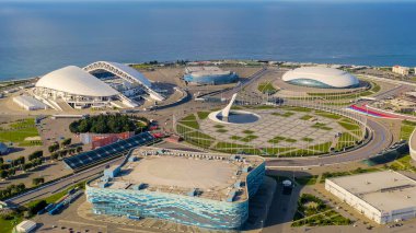 Sochi, Rusya - 6 Eylül 2021 Olimpik Soçi Parkı. Olympic Flame Bowl, Fisht Arena 'da. Sabah saatleri, Hava Görüntüsü  