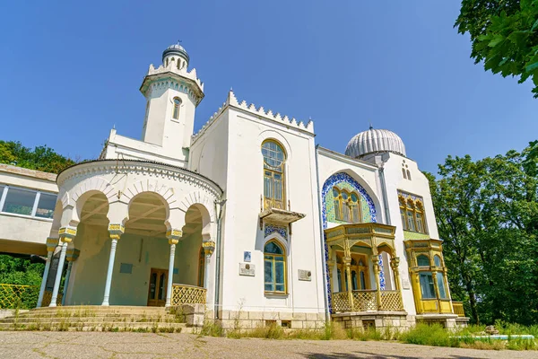 Zheleznovodsk Rússia Agosto 2021 Palácio Emir Bukhara Conjunto Palácios Parque Fotos De Bancos De Imagens