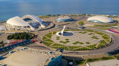 Sochi, Rusya - 6 Eylül 2021 Olimpik Soçi Parkı. Olympic Flame Bowl, Fisht Arena 'da. Sabah saatleri, Hava Görüntüsü  