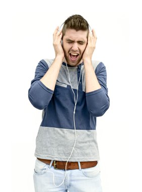 kulaklık ile müzik dinlemek