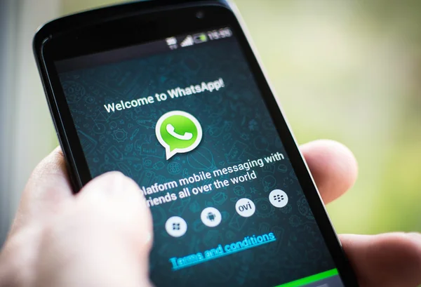 WhatsApp no telefone Android — Fotografia de Stock