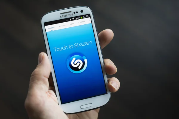 App mobile Shazam — Foto Stock