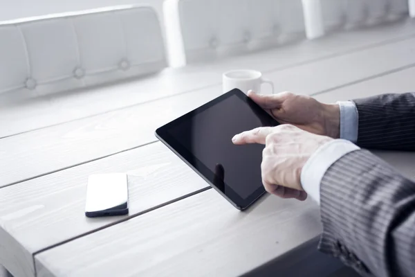 Using a tablet pc — Stock Photo, Image