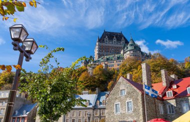 Quebec Şehri Eski Kasabası Sonbahar sezonunda.