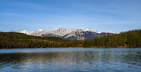 Λίμνη Πυραμίδα Jasper National Park Τοπίο Οροσειράς Πανοραμική Θέα Καναδικά — Φωτογραφία Αρχείου