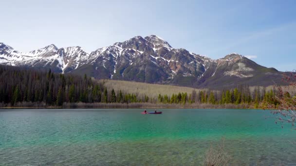 Patricia Lake Jasper Ulusal Parkı Manzarası Kanada Rocky Dağları Doğa — Stok video