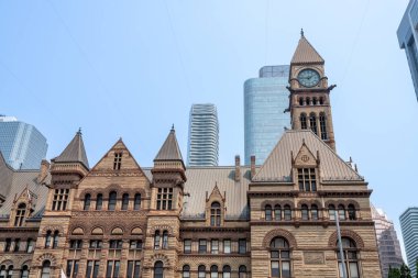 Toronto Belediye Binası saat kulesi. Ontario, Kanada.