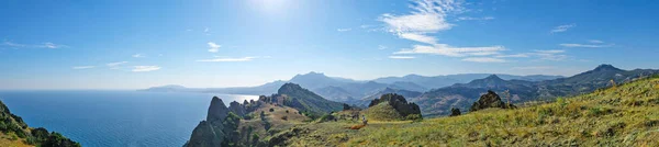 Berglandschap Bij Zonsondergang Prachtig Bergpanorama Met Groene Bergen Laagjes Heuvels — Stockfoto