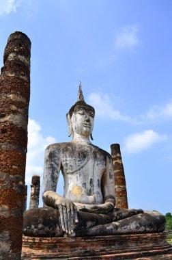 Buda sukhothai Tarih Parkı Tapınağı kalıntıları üzerinde