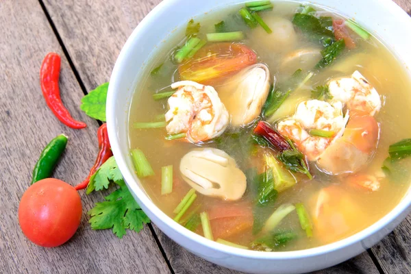 Tom yum goong çorba, karides, favori Tayland gıda — Stok fotoğraf