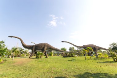 Heykel ve dinozor parkları