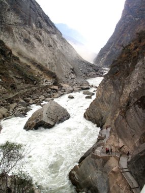 Lijiang 'daki Kaplan Sıçrayan Geçidi, Yunnan Eyaleti, Çin