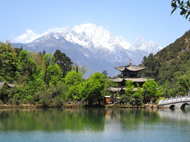 lijiang, Çin'de siyah Ejder Havuzu