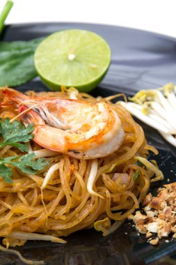 Tayland usulü erişte, yerel adı Pad Thai.
