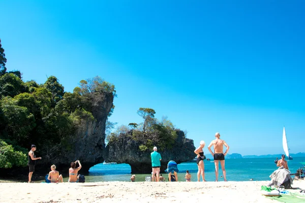 Krabi, thailand - maart 7:phak bia eiland een klein eiland gelegen worden — Stockfoto