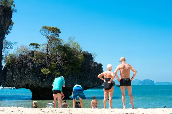 Krabi, thailand - maart 7:phak bia eiland een klein eiland gelegen worden — Stockfoto