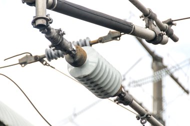 Elektrik yalıtkan