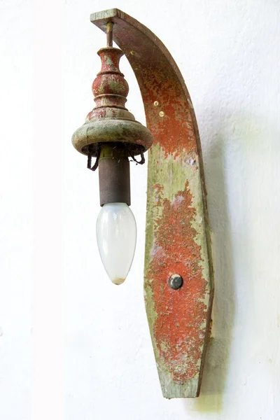 Vintagr λαμπτήρας στον τοίχο — Φωτογραφία Αρχείου