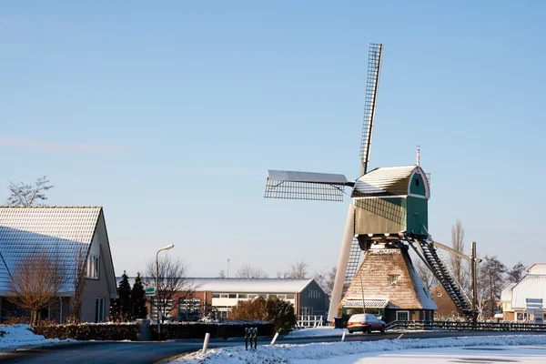 Väderkvarn vinter — Stockfoto