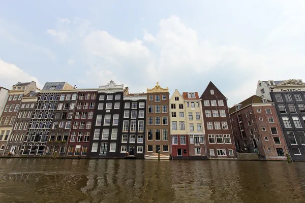 Σπίτια κανάλι Άμστερνταμ — Φωτογραφία Αρχείου