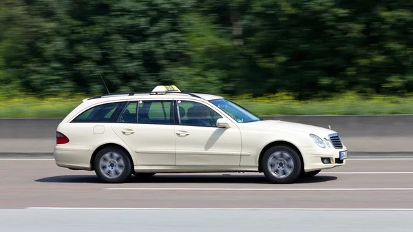 Deutsches Taxi — Stockfoto