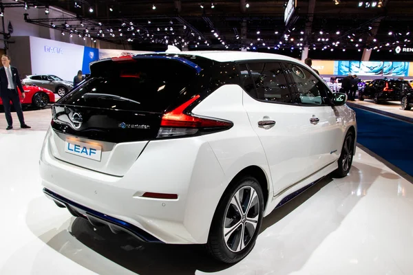 Nissan Leaf电动车模型在2020年汽车博览会上展示 比利时布鲁塞尔 2020年1月9日 — 图库照片