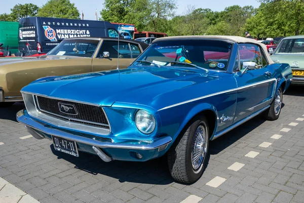 1968 Ford Mustang Carro Esporte Clássico Estacionamento Rosmalen Holanda Maio — Fotografia de Stock