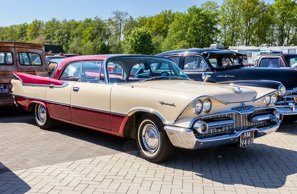 1957 Dodge Coronet Klasyczny Samochód Parkingu Rosmalen Holandia Maja 2016 — Zdjęcie stockowe