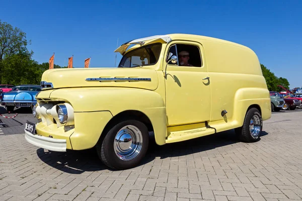 Classic 1951 Ford Pick Truck Parking Lot Rosmalen Netherlands May — Stock Photo, Image