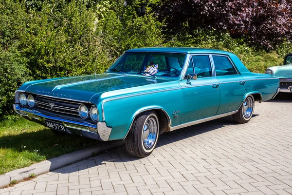 1964 Oldsmobile Classic Car Parking Lot Rosmalen Netherlands May 2016 — Stock Photo, Image