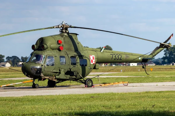 Helicóptero Mil Del Ejército Polaco Base Polonia Agosto 2014 —  Fotos de Stock