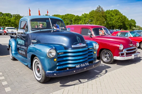1952 Chevrolet 3100 Kisteherautó Hollandiai Rosmalennél 2015 Május — Stock Fotó