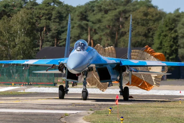 Военно Воздушные Силы Украины Истребитель Фланкер Взлетно Посадочной Полосе Авиабазы — стоковое фото