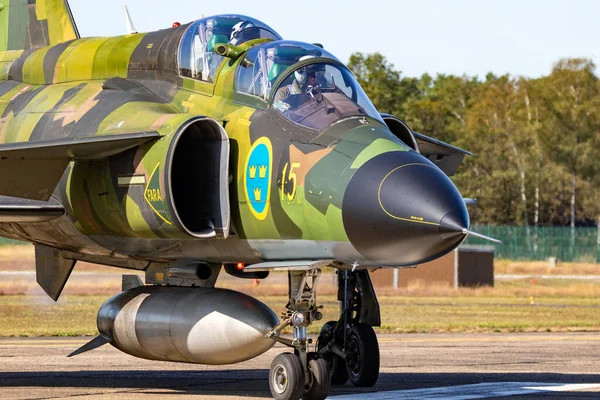스웨덴 Saab Viggen Fighter Jet Taxiing Kleine Brogel Airbase 벨기에 — 스톡 사진