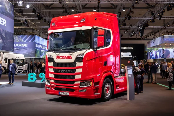 Scania 560 Kamyonu Hannover Iaa Taşımacılık Motor Fuarı Nda Sunuldu — Stok fotoğraf