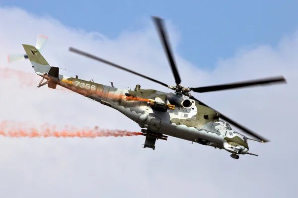 Czech Air Force Mil Elicottero Attacco Hind Volo Alla Base — Foto Stock