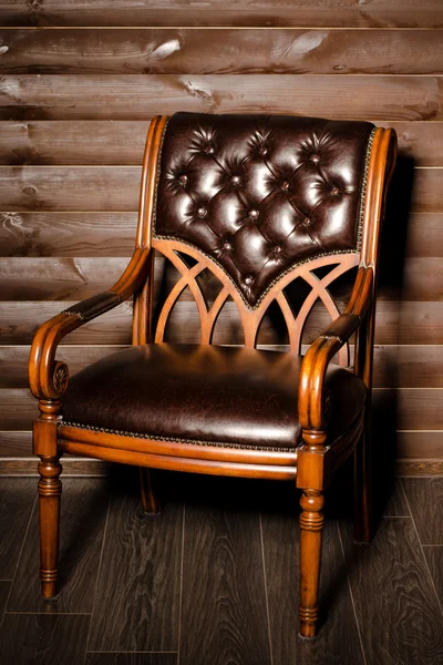 Chaise en cuir marron — Photo