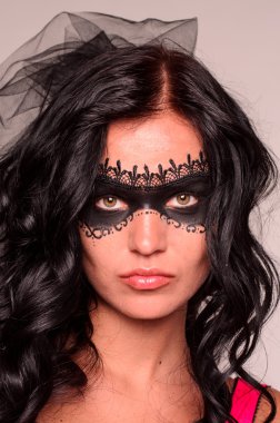Bayan dantelli siyah maske ve vail