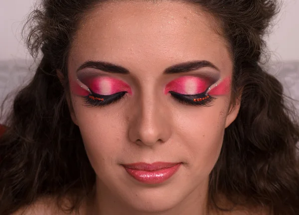 Modello con trucco luminoso — Foto Stock