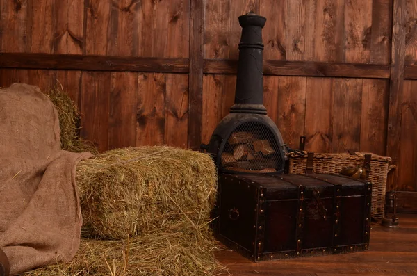 Hooi bedekt met een doek op de boerderij — Stockfoto