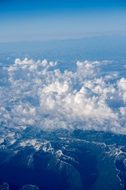 bulutlar düzlem görünümünü