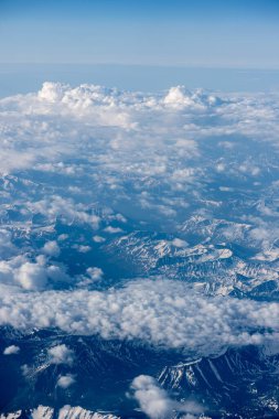 bulutlar düzlem görünümünü