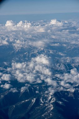 bulutlar düzlem görünümünü
