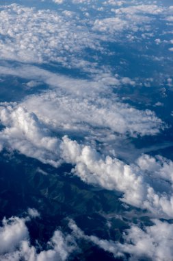 bulutlar düzlem görünümünü