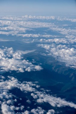 bulutlar düzlem görünümünü