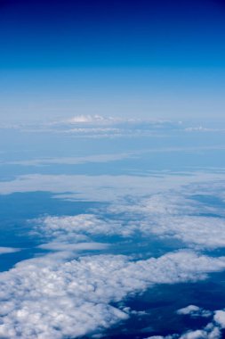 bulutlar düzlem görünümünü