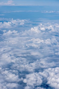 bulutlar düzlem görünümünü