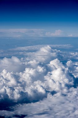 bulutlar düzlem görünümünü