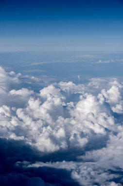 bulutlar düzlem görünümünü