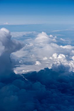 bulutlar düzlem görünümünü